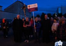 Nocne pielgrzymki kobiet i mężczyzn do Starej Błotnicy